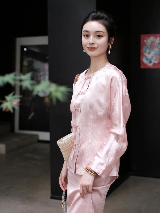 暂不上架|微瑕秒杀|  盛唐牡丹 |真丝提花蝶恋花上衣 [特价品] 商品图1