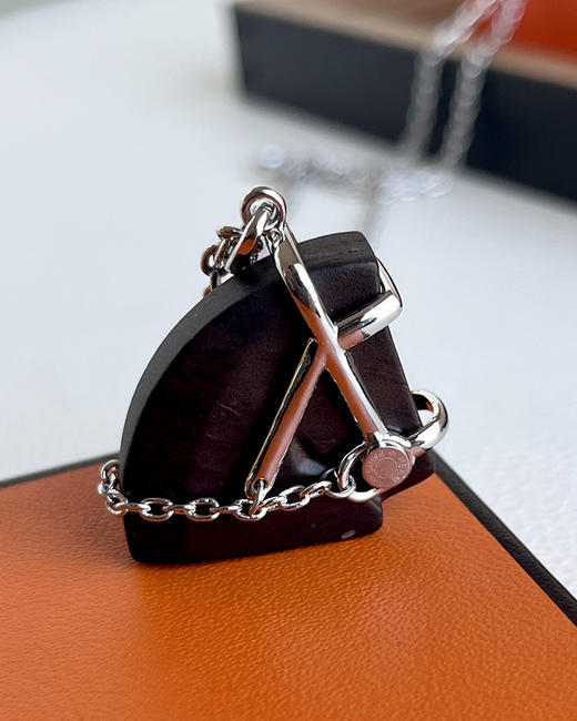 【大促，不退不换】 H家抽象马头 猪鼻子乌木材质项链 2款 CU1128 商品图10