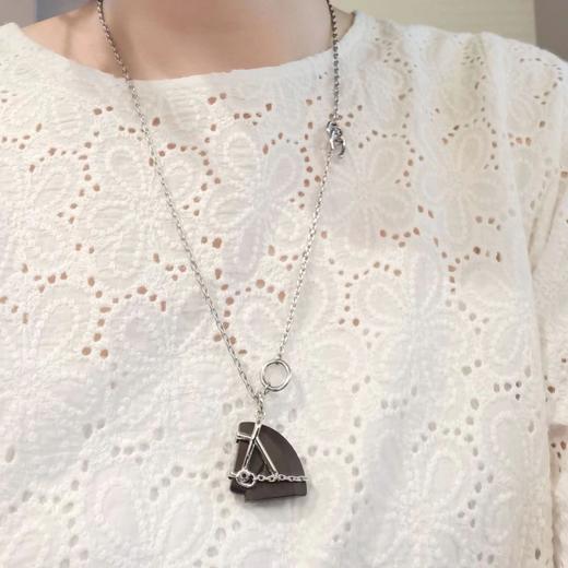 【大促，不退不换】 H家抽象马头 猪鼻子乌木材质项链 2款 CU1128 商品图1