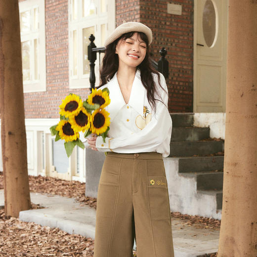 两三事梵高文艺日心说2023冬季新款向日葵绣花爱心拼布长袖衬衫女 商品图2