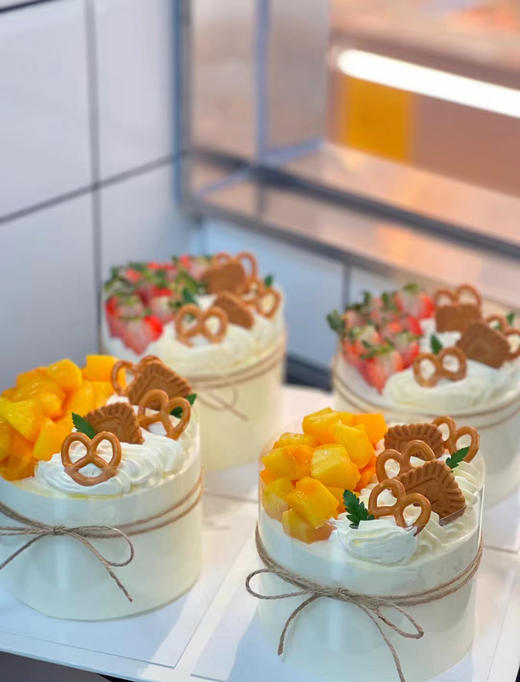 Ins风清新如春4英寸水果蛋糕 商品图1