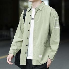 【百搭上衣，引领时尚之风】秋水长天，飘逸如烟。痞帅男士，优雅浪漫；工装夹克潮流休闲，兼具风度与时尚。霸气外露，潮流百搭；春秋季宽松外套，四季皆宜。秋季热卖，成就你的帅气传奇！