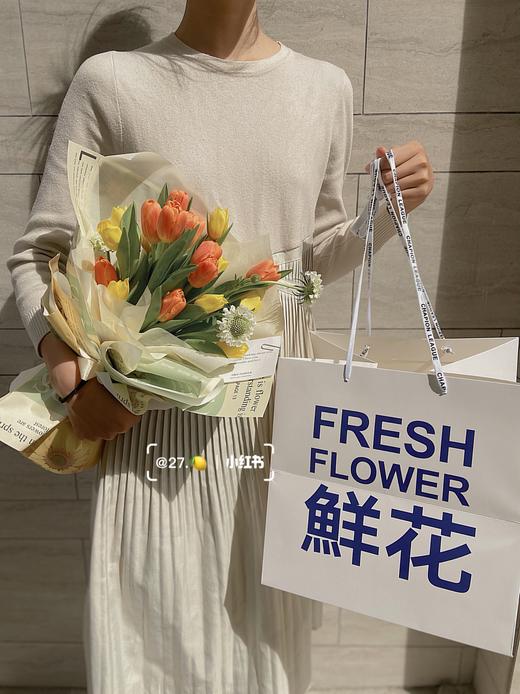 【热卖款】鲜花礼物手提袋10个/包（27*27*27CM） 商品图0