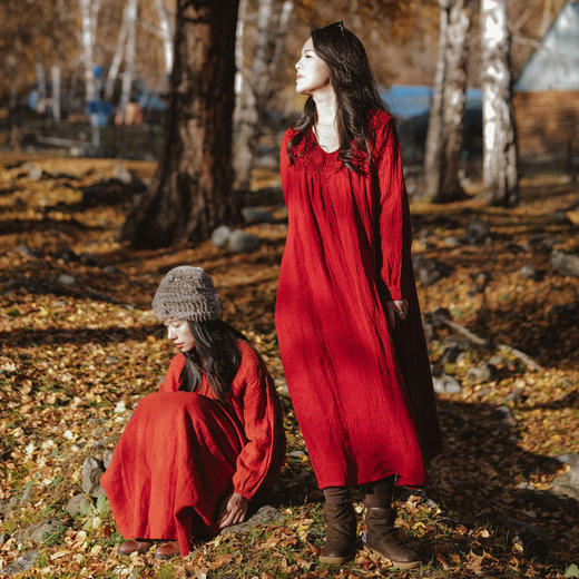 绽放893朵/复古浪漫高级感极红色精致手工钩花V领显瘦亚麻连衣裙 商品图1