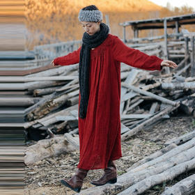 绽放893朵/复古浪漫高级感极红色精致手工钩花V领显瘦亚麻连衣裙