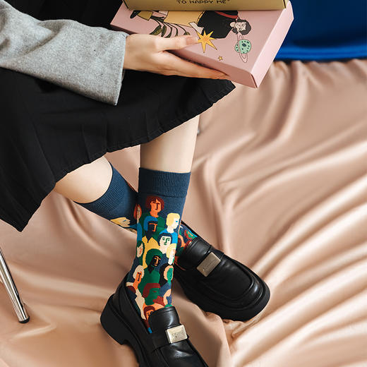 【6双礼盒装艺术彩色油画纯棉袜】秋冬新款原创设计文艺复古名画中筒女袜情侣纯棉设计感ins潮牌 商品图4