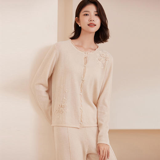 馥迦新中式复古钩花盘扣羊毛套装 商品图1