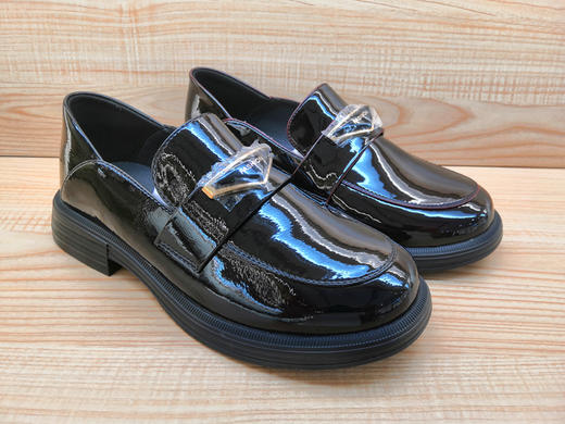 豪行真皮舒适休闲女鞋22301085低跟平底时尚单鞋 商品图0