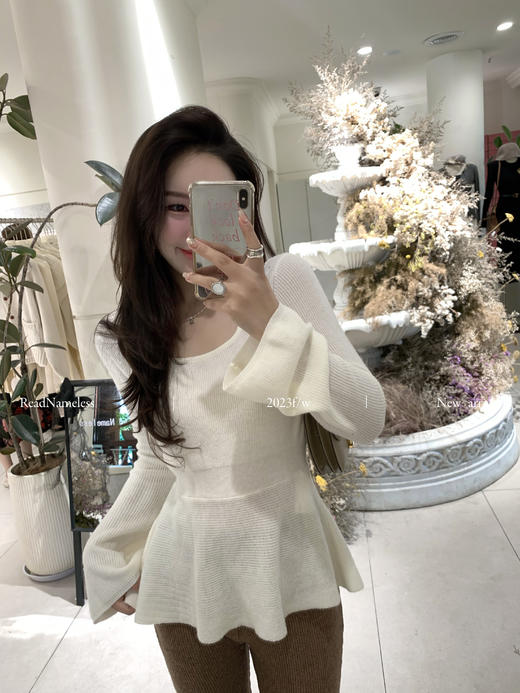 Read Nameless /超细羊毛收腰上衣+咖色螺纹喇叭裤 商品图14