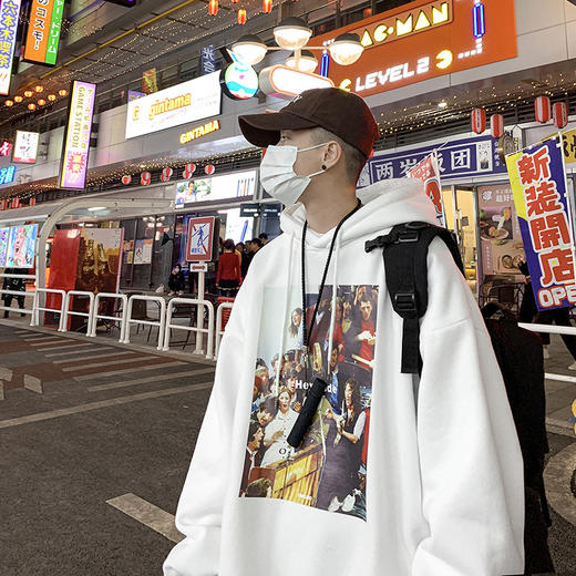 【秋冬必备，潮流百搭】韩版潮流，温暖加倍！连帽宽松秋冬季卫衣男帅气学生上衣冬装ins，暖意十足，潮流百搭必备。加绒加厚设计，御寒不挂科。热卖中，爆款推荐！ 商品图2