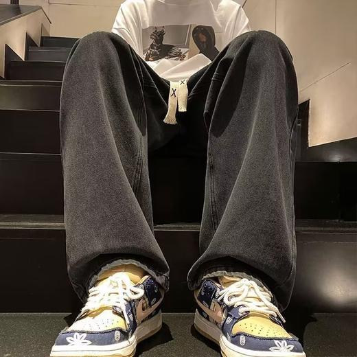 【复古牛仔裤男，热卖季款】秋冬必备，经典直筒剪裁展现潮流态度。宽松休闲，百搭百变。散发浓郁美式高街风，尽显个性时尚！ 商品图1