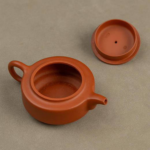 《蜜桃扁石壶》 顾燕萍   高级工艺美术师、知名中青年陶艺家 商品图1