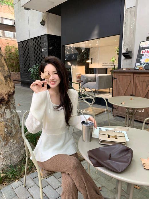 Read Nameless /超细羊毛收腰上衣+咖色螺纹喇叭裤 商品图6