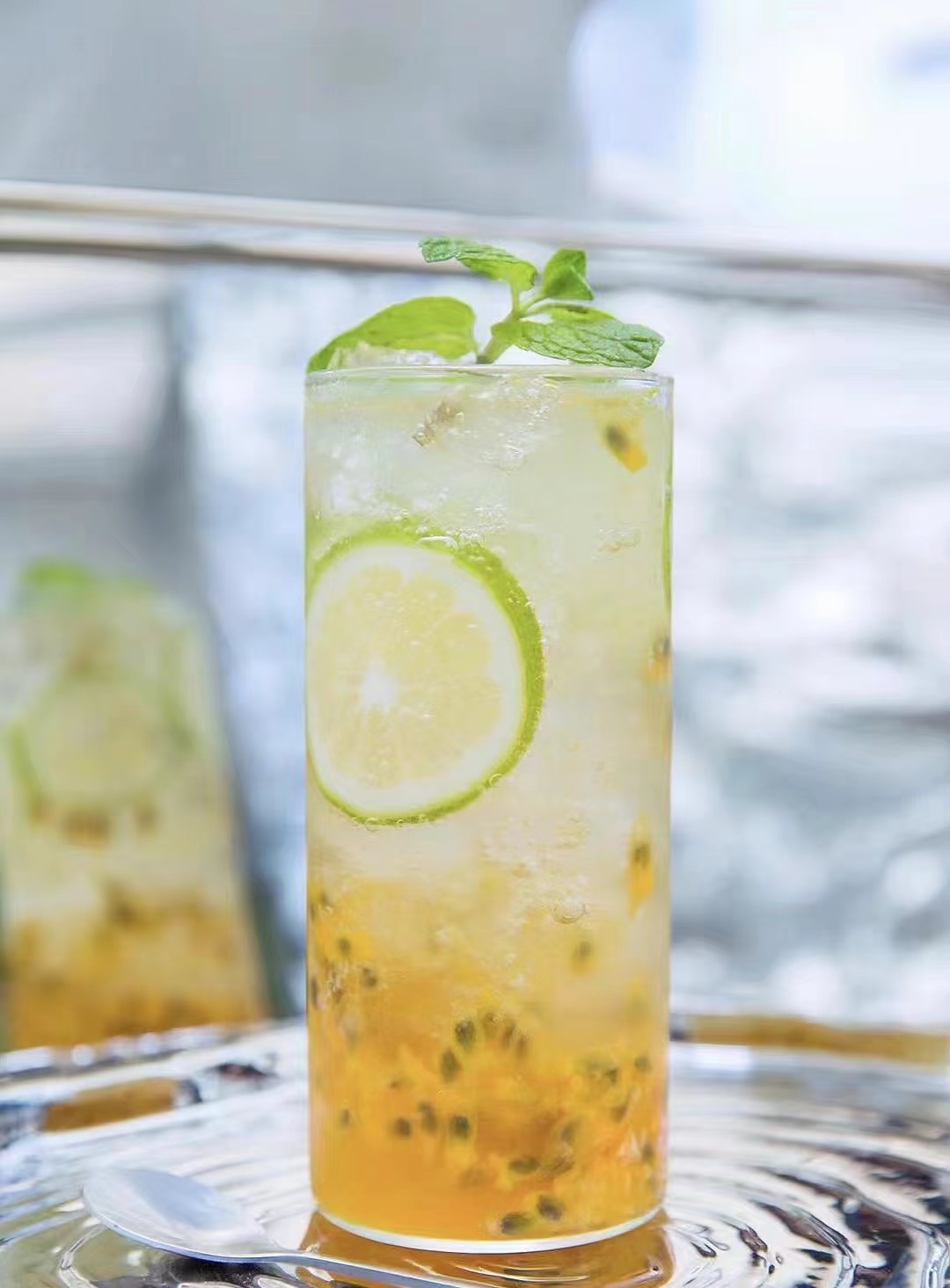 凤梨百香果气泡水