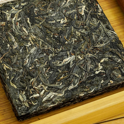 【薄荷塘黄金砖】2022年薄荷塘单株稀缺古树资源普洱茶生茶易武茶区深山中的金叶子250克/砖 商品图9