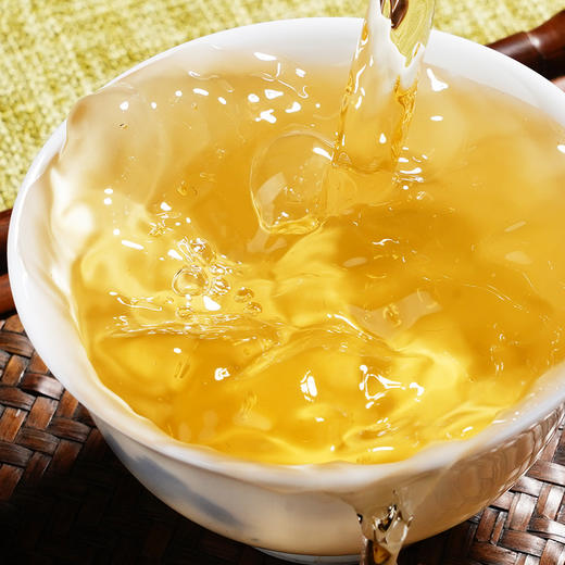 【薄荷塘黄金砖】2022年薄荷塘单株稀缺古树资源普洱茶生茶易武茶区深山中的金叶子250克/砖 商品图7