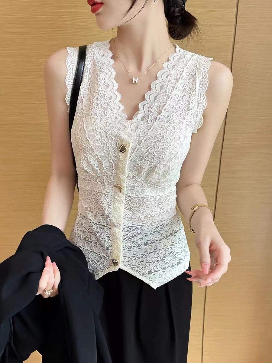 B7004      时尚气质蕾丝V领内搭吊带背心（特价不退换，不包邮）