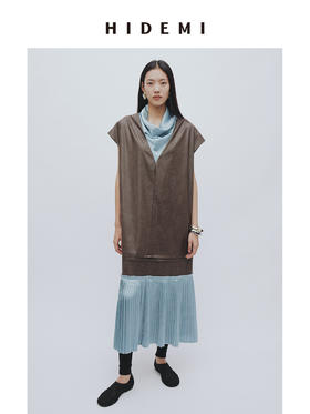 HIDEMI 极简设计感拼接缎面环保皮堆堆领百褶连体裙皮裙