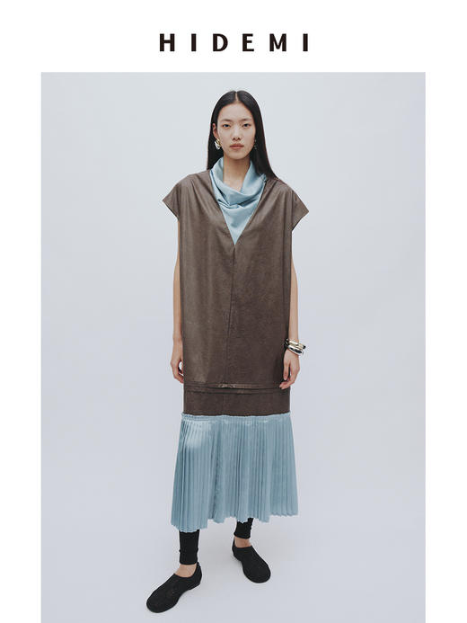 HIDEMI 极简设计感拼接缎面环保皮堆堆领百褶连体裙皮裙 商品图0