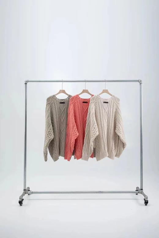 只剩大码数勒 ESS 宽松廓形 厚重麻花圆领毛衣 MY101 商品图1