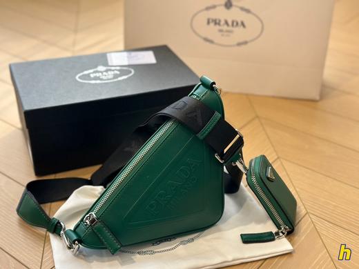 金属三角标 新品男女同款 皮革三角包 Z-11117 商品图1