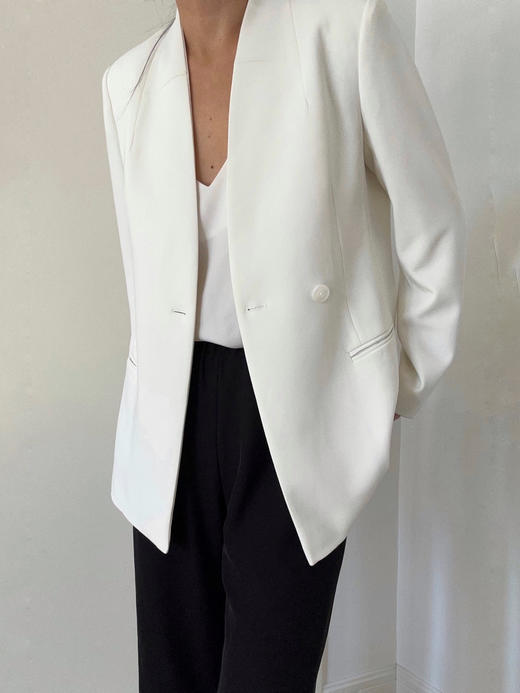 Semplicita | U03 Mae Blazer 单扣无领分割线西装外套 ［ 米/ 白 / 黑藏青 / 黑PU ］ 商品图5
