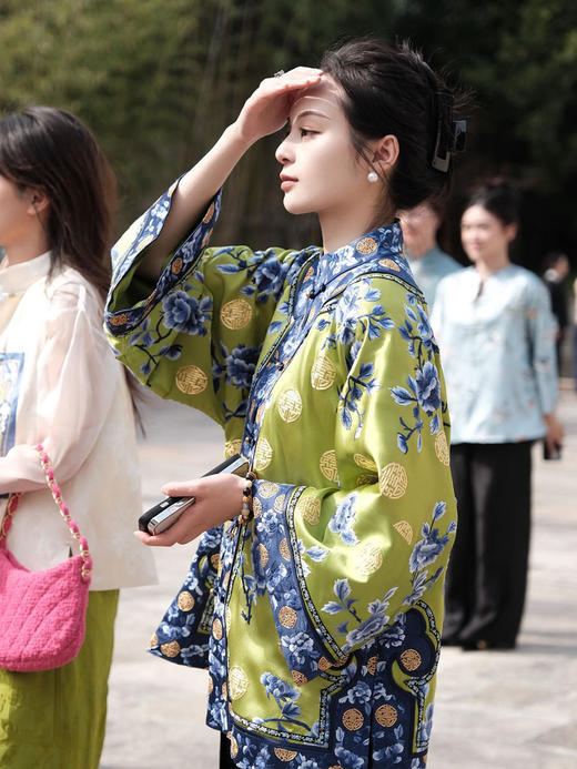 盛唐牡丹 |高货限量特供 重缎真丝手绣牡丹花吉服 (特价品） 商品图2