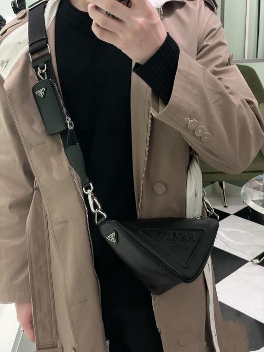 金属三角标 新品男女同款 皮革三角包 Z-11117 商品图0