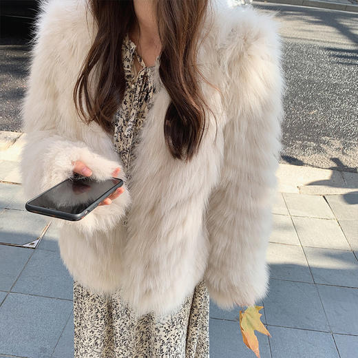 金蘑菇菇【芬兰小银狐 】进口芬兰狐狸毛！轻奢切割工艺皮草短外套 商品图3