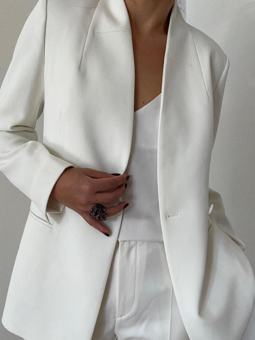 Semplicita | U03 Mae Blazer 单扣无领分割线西装外套 ［ 米/ 白 / 黑藏青 / 黑PU ］ 商品图1