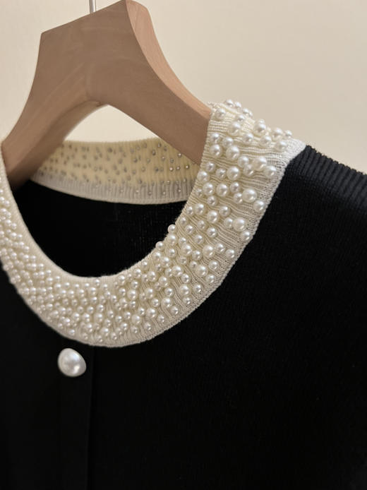 必入秋冬珍珠连衣裙 商品图11