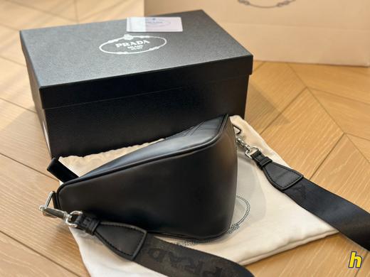 金属三角标 新品男女同款 皮革三角包 Z-11117 商品图9