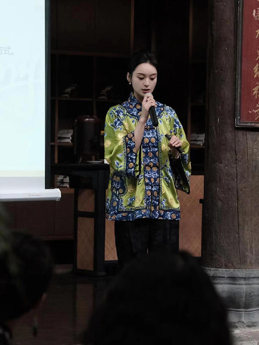 盛唐牡丹 |高货限量特供 重缎真丝手绣牡丹花吉服 (特价品） 商品图4