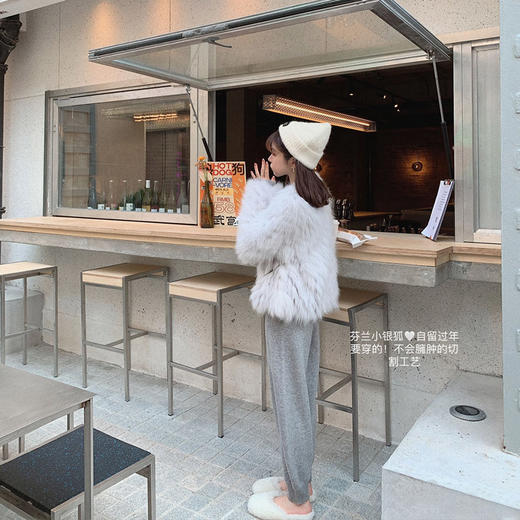 金蘑菇菇【芬兰小银狐 】进口芬兰狐狸毛！轻奢切割工艺皮草短外套 商品图2
