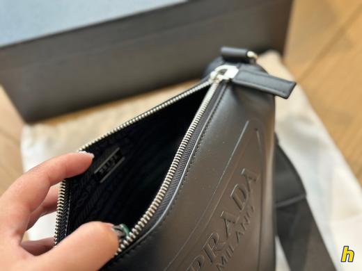 金属三角标 新品男女同款 皮革三角包 Z-11117 商品图12