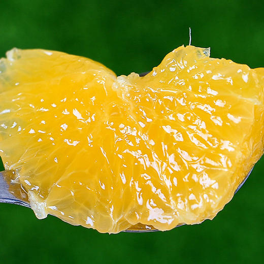 爱媛果冻橙，果肉细腻到像果冻，轻轻一捏就爆汁，号称"天然榨汁机"皮薄肉厚、无渣无丝仿佛在喝果粒橙一样！ 商品图5