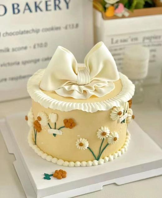 黄色手绘蝴蝶结 | nama甜品研究所 商品图0