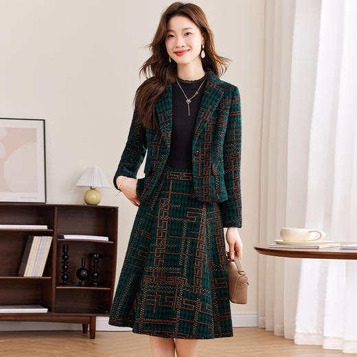 秋冬季新款，格纹裙西装外套+打底连衣裙厚款毛呢套装QYM-TB-DS0904-Y 商品图3
