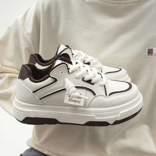 「两款配色！加绒款」运动休闲加绒小白鞋女学生2023秋冬保暖ins潮厚底板鞋女 商品图1