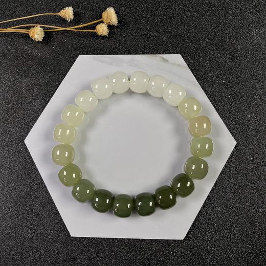 渐变和田玉手串 商品图0