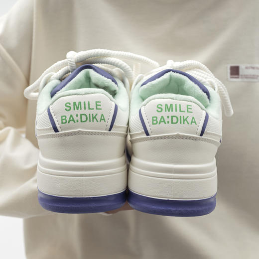 「两款配色！韩版加绒小白鞋」ins风女多巴胺女鞋 秋冬新厚底小众设计运动休闲板鞋 商品图3