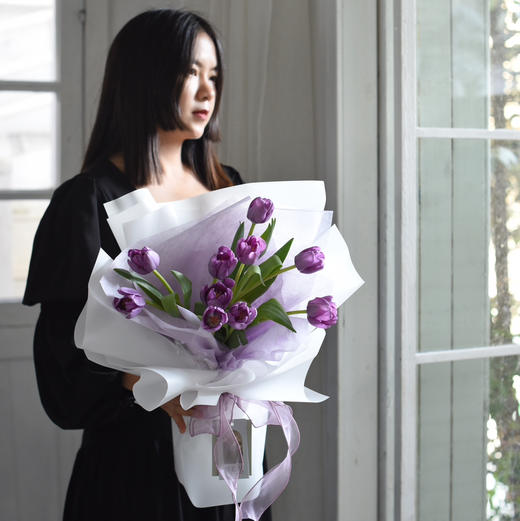 《葡萄紫》-10枝紫色郁金香花束 商品图3