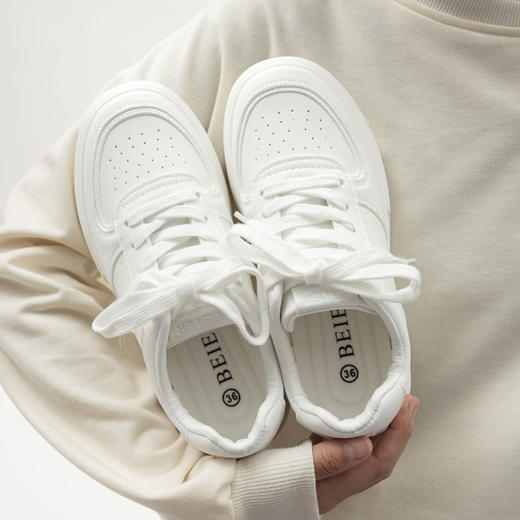 「厚底小白鞋」2023秋冬季新款板鞋 女小众学生松糕鞋子休闲小白鞋厚底女鞋 商品图0