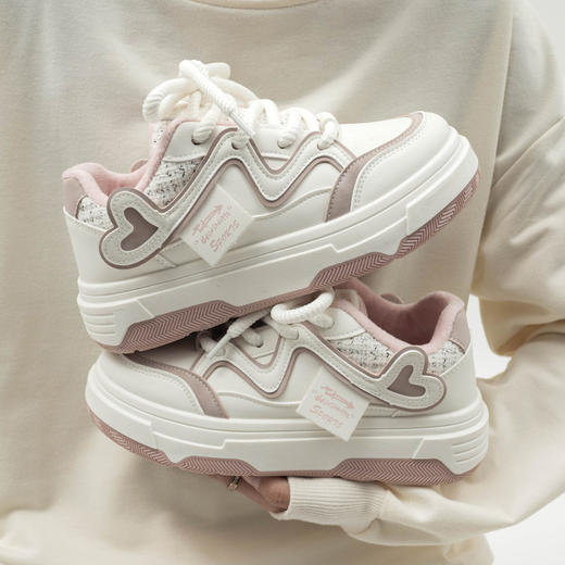 「两色可选！港风加绒款」爱心加绒小白鞋女2023冬季保暖校园风学生厚底运动休闲板鞋女 商品图1