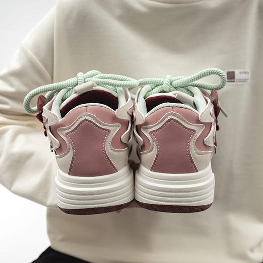 「三款配色！爱心拼色板鞋」雾霾粉女2023秋季新款厚底休闲板鞋子 商品图3