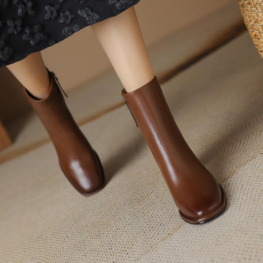 秋冬季新款，纯色真皮粗跟短筒时装靴DTN-A08-38 商品图0