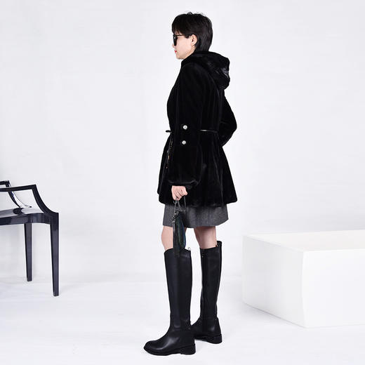 圣三利女装黑色中长款水貂皮SL114D002(01) 商品图1