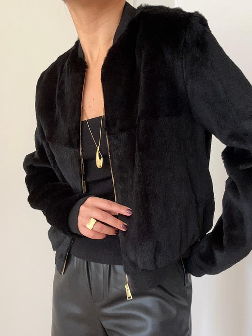 CAPSULE | Rabbit Fur bomber jacket [ 黑兔毛飞行员夹克外套 ] 商品图3