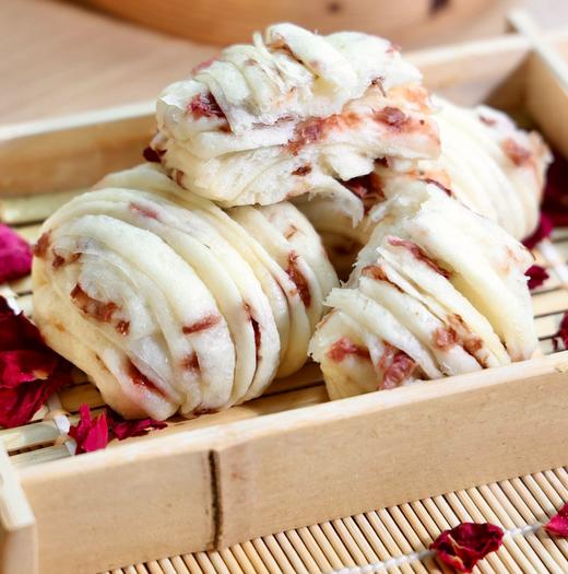 老昆明【破酥花卷】玫瑰+椒盐，松松软软，一抖就散开，面香浓郁，香迷糊了，比我们家的破酥包还馋人！ 猪油开酥，手擀面皮，宣纸般蓬松，一口酥软油润，香！酥而不散！ 商品图1