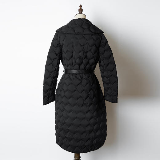 一姐冬季鹅绒休闲轻柔大气百搭羽绒服 商品图3